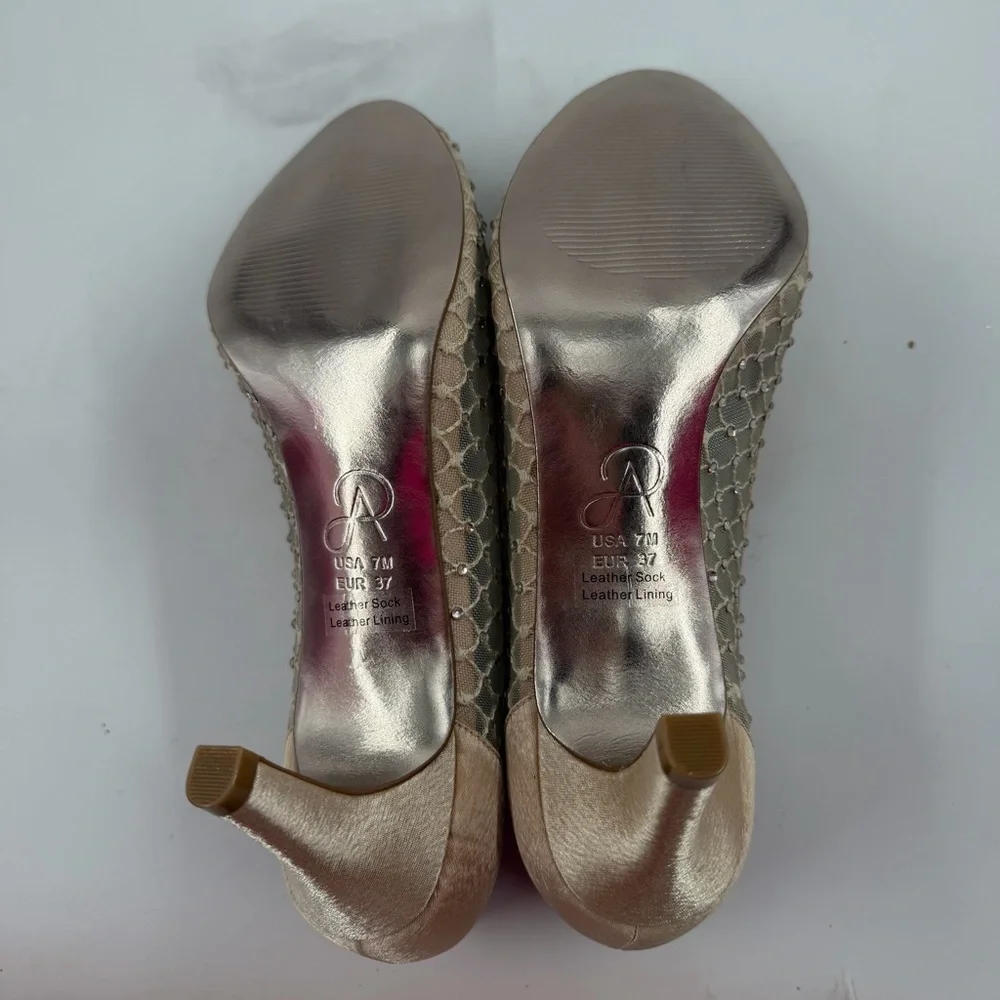 Adrianna Papell Zandra Beaded Lace -SZ 7M- Crystal Embellishments Peep Toe Pumps